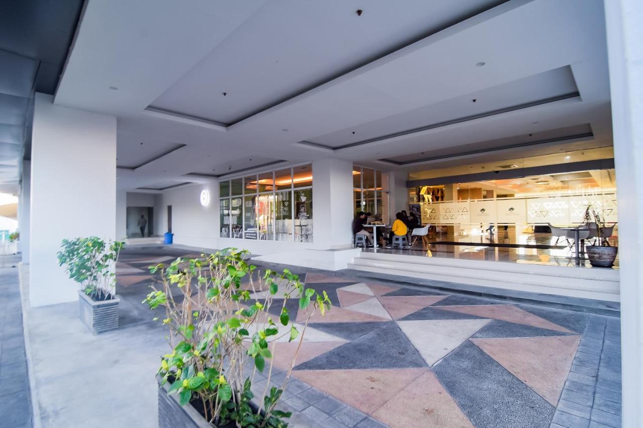 Collection O 15 Taman Melati Merr Surabaya Exterior photo