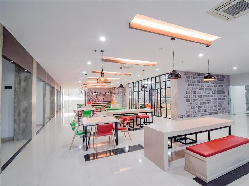 Collection O 15 Taman Melati Merr Surabaya Exterior photo